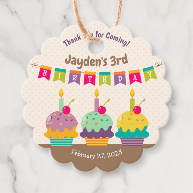 Lycklig 3:e födelsedag: Barnfärgade Muffinsar bunt Gåvor Etiketter (Framsida)