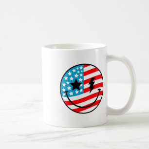 Lycklig 4:e juli: Groovy Smile Ansikte Rött vitt b Kaffemugg