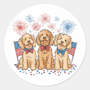 Lycklig 4 juli Goldendoodle Hundar Fireworks Runt Klistermärke