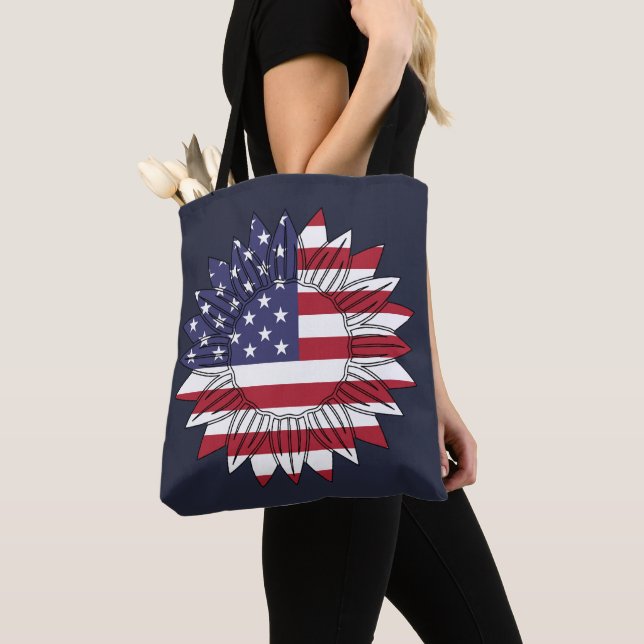 Lycklig 4 juli Kvinnors solrosfrö Flagga Tygkasse (Närbild)