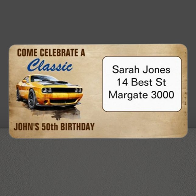 Lycklig 50: e födelsedagsklassisk muskelbil returadress etikett (Celebrate your special day with a vibrant yellow muscle car illustration! )