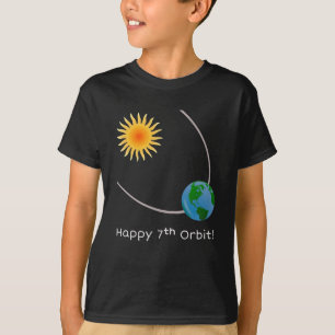 Lycklig 7:e-omloppsbana med födelsetalering t shirt