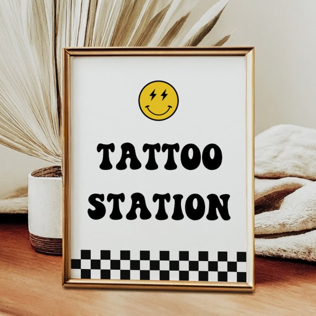 Lycklig Ansikte One Lycklig Tattoo Station-tecken Poster (Skapare uppladdad)