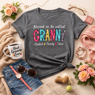 Lycklig att kallas Mormor Personliggjord för barnb T Shirt