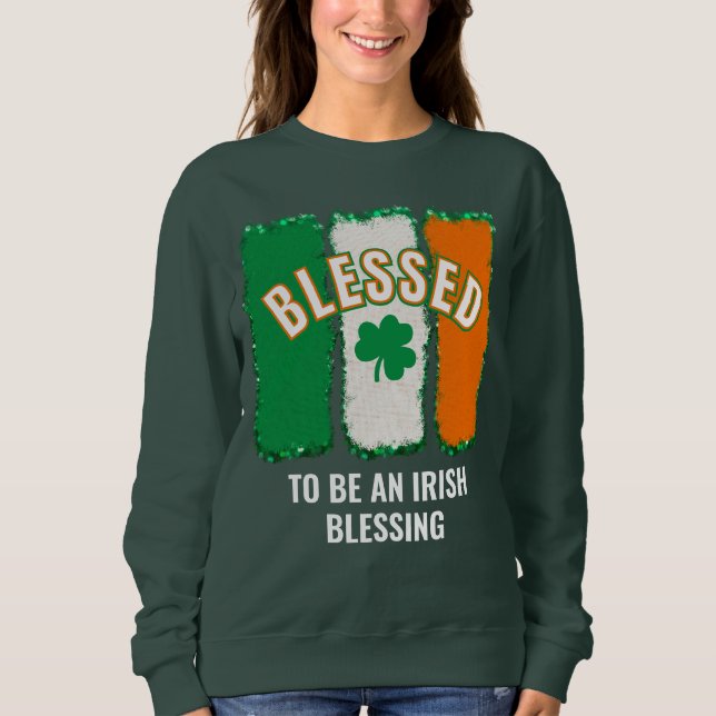 LYCKLIG ATT VARA EN IRLÄNDSK VÄLSIGNELSE St Patric T Shirt (Framsida)