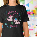 Lycklig Axolotl Birthday Girl T Shirt<br><div class="desc">Gör din lilla dag extra speciell med Lycklig Axolotl Birthday Girl T-Shirt. Anpassa genom att lägga till ditt barns namn och ålder! Matchande objekt är tillgängliga.</div>