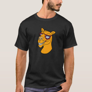 Lycklig Camel Head Wearing Sunglasses Animal with T Shirt