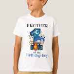 Lycklig Camper First Birthday shirt Brother Campin T Shirt<br><div class="desc">Grattis till baby första födelsedag med denna speciella t-shirt,  speciell och personlig-design</div>