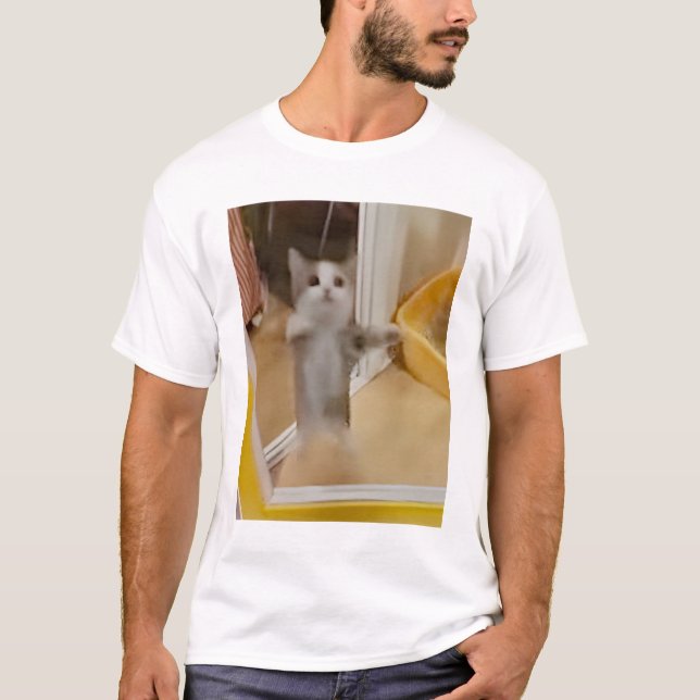 Lycklig Cat Manar T-Shirt (Framsida)