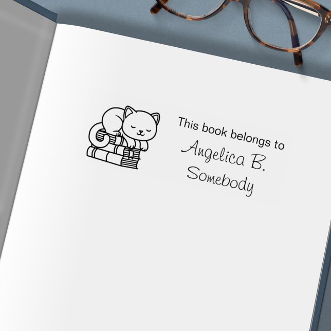 Lycklig Cat ovanpå Stack of Bokar - bokplåt Självfärgande Stämpel (Skapare uppladdad)