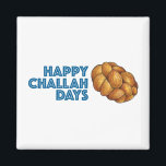 Lycklig Challah Days Chanukah Hanukkah Bread Loaf Magnet<br><div class="desc">Med en originalmarkör illustrerar du en limpa med utmanahbröd,  med LYCKLIG CHALLAH DAYS i ett blått teckensnitt. Underbar för Hanukkah-gåva-ge! Denna illustration finns även på andra produkter. Ser du inte vad du är tittar för? Behöver du hjälp med anpassning? Kontakta Rebecca för att få något designat bara för dig.</div>