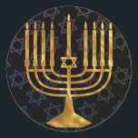 Lycklig chanukah runt klistermärke<br><div class="desc">Illustration av en menorah med Lycklig Chanukah-text</div>