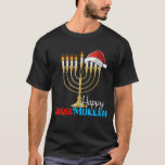 Lycklig Chrismukah Funny Jewish Hanukah Jew Family T Shirt<br><div class="desc">Lustigt Hannukah Helgdag Attire för kvinnor,  Manar och barn. Tittar du för bästa Hanukkah Graphic För manar Vuxnor? Hämta den judiska finne Hanukkah Helgdag Graphic För manar,  kvinnor.</div>