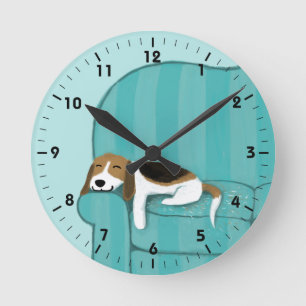 Lycklig Couch Beagle - Cute Puppy Hund design Roun Rund Klocka