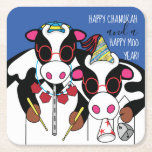 Lycklig Cows Chanukah Underlägg Papper Kvadrat<br><div class="desc">"Lycklig Chanukah och Lycklig Moo Year!", "Square Papper Underlägg" är redo att hjälpa dig att få igång party! Anpassa genom att ta bort och lägga till text var som helst på underlägg. Välj ditt favoritteckensnitt stil, färg och storlekt. Tack för att du stannade och shoppade förbi. Mycket uppskattat! Alla mina...</div>