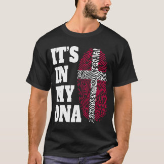 Lycklig Det är i min danska DNA-Flagga T Shirt