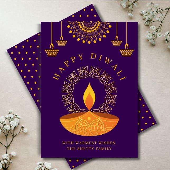 Lycklig Diwali-festivalen Ljus Diya Lila Julkort (Skapare uppladdad)