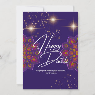 Lycklig Diwali med ljus och violett bakgrund Julkort