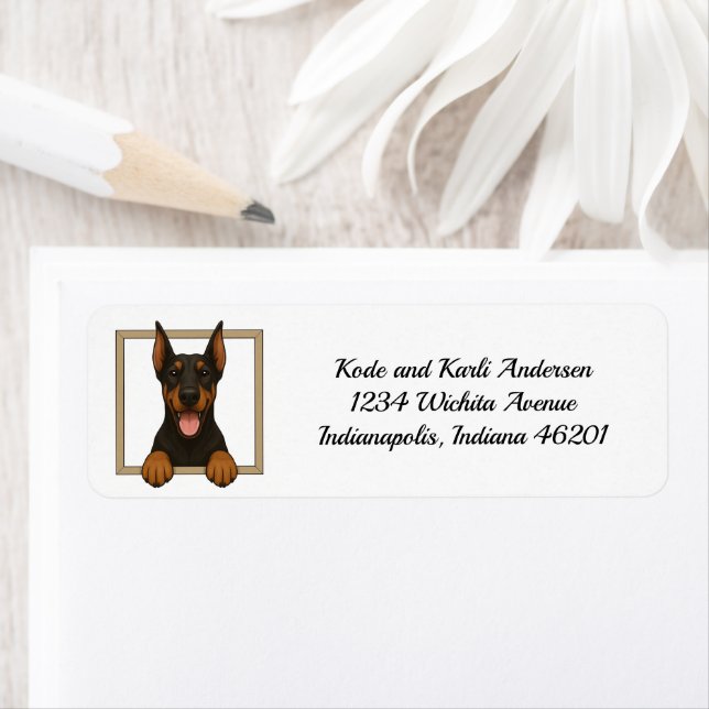 Lycklig Doberman Pinscher Returadress Returadress Etikett (Insitu)