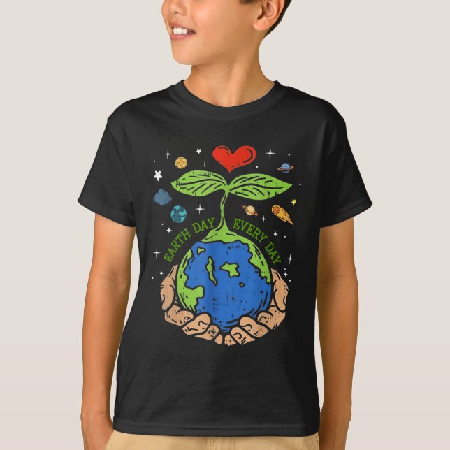 Lycklig Earth Day 2024 Spara Vår planet Cute Earth T Shirt (Framsida)