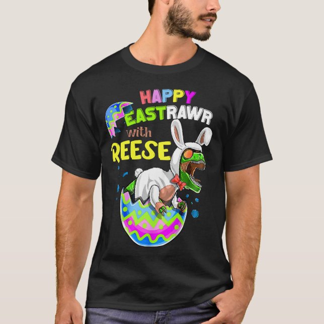 Lycklig Eastrawre med REESE-familjens Påsk-dag T Shirt (Framsida)