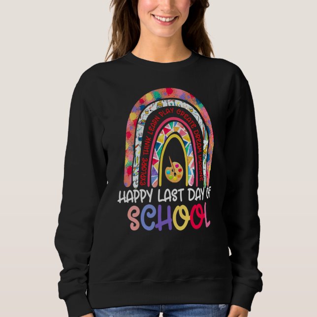 Lycklig förra dagen för skolläraren Student Rainbo T Shirt (Framsida)