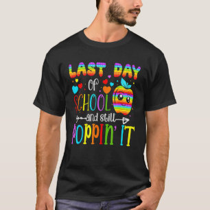 Lycklig förra skoldagen och fortfarande poppin i h t shirt