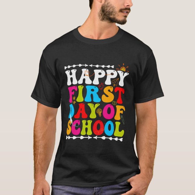 Lycklig första skoldagen 2023Back to school T Shirt (Framsida)