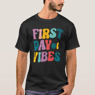 Lycklig första sommar-Vibes-Hej SommarVacat T Shirt