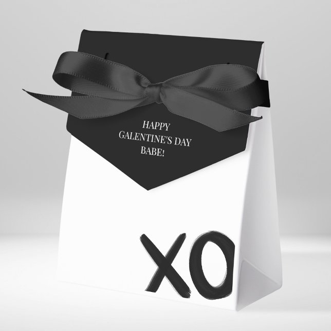 Lycklig Galentins svarta, vita modern XOXO-dag Presentaskar (Happy Galentine's Day XOXO Black White Modern Favor Boxes)