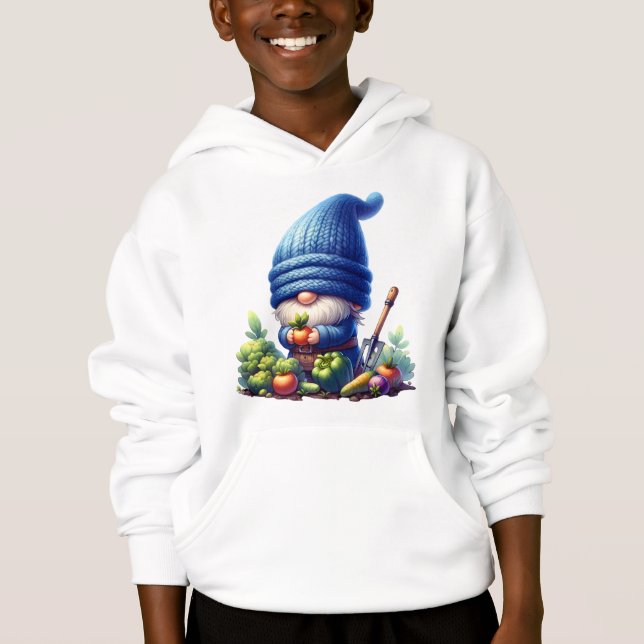 Lycklig Garden Gnome Growing Vegetables in a Mysig T Shirt (Framsida)