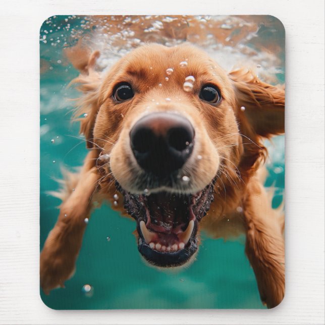 Lycklig Golden Retriever Swimming Underwater Musmatta (Framsidan)