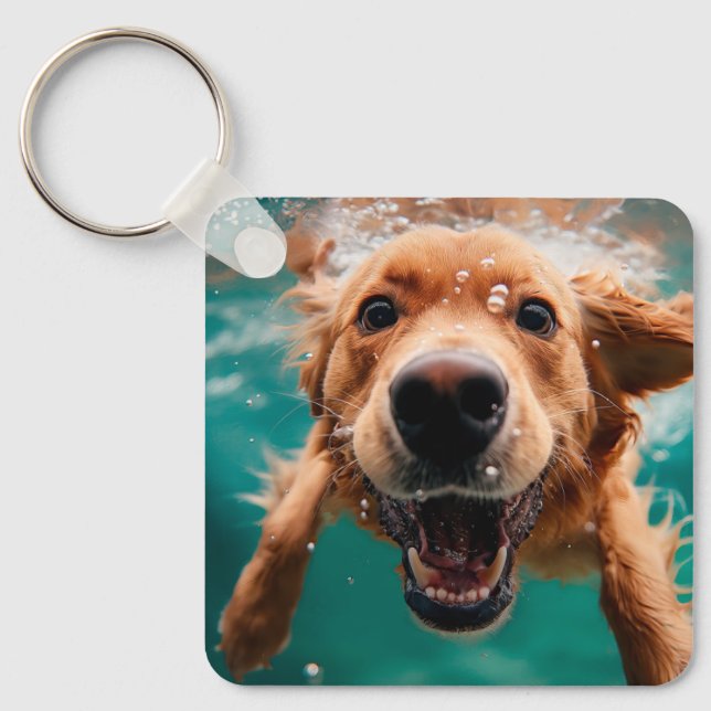 Lycklig Golden Retriever Swimming Underwater Nyckelring (Framsida)