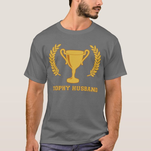 Lycklig Golden Trophy Make Tee Shirt (Framsida)