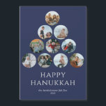 Lycklig Hanukkah 10 Photo Magnet Blue<br><div class="desc">De hälsningskort som dina vänner och familj kommer att få behålla och njuta av i åratal för kom! Kan inte plocka bara ett eller två av dina favoritfoton i familjen? Dessa 5-tums x 7-tums kylskåp har platshållare för 10 av dina favoritfoton, familjens namn och år. Bilderna är runda i form....</div>