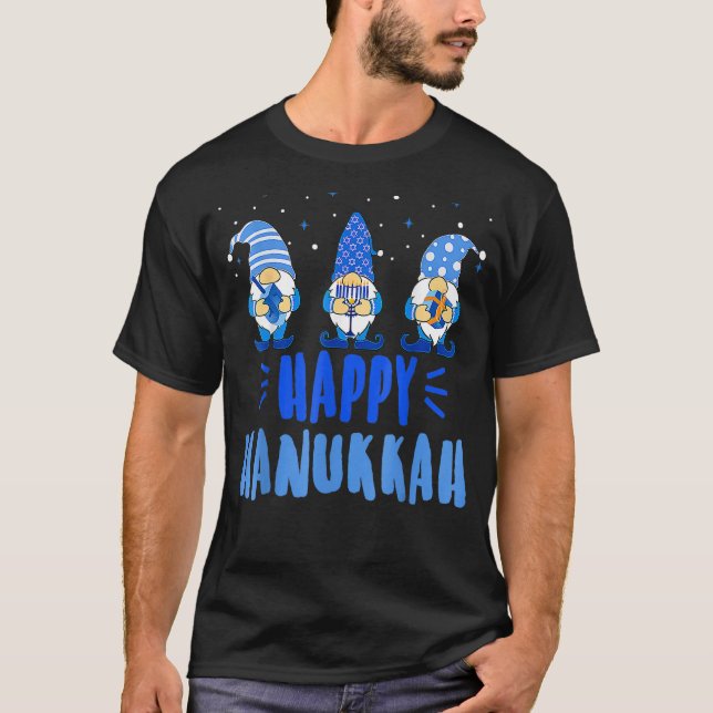 Lycklig Hanukkah 2022 Gnome Menorah Dreidel Costum T Shirt (Framsida)