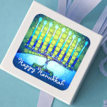 Lycklig Hanukkah Artsy Turkvoise Blue Grönt Menora Fyrkantigt Klistermärke<br><div class="desc">"Lycklig Hanukkah." Ett närliggande foto av ett ljust, färgstarkt, blått artsy-menyfoto hjälper dig att sätta dig in i helgdag av Hanukkah. Känn julhelgens värme och glädje när du användor det här bedövande, färgstarka Hanukkah-dekalet. Matchningskort, frimärke, tote bags, serveringsbrickor och andra produkter finns i min "Hanukkah Colorful, Artsy Menorah"-butik. Använda det...</div>