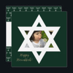 Lycklig Hanukkah Cute Photo Kort<br><div class="desc">Elegant Gräs Grönt bakgrund. Anpassa den med ett favoritfoto och anpassa den med ett personligt meddelande och en personlig signering.</div>