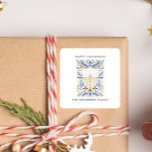 Lycklig Hanukkah Festive Watercolor Menorah FOLIAG Fyrkantigt Klistermärke<br><div class="desc">Hanukkah-presenten får en personlig beröring med de här blommigtarna av elegant som har vattenfärgen Menorah adorderad med elegant veteblad i en sofistikerad palett av guld,  ljusblått och marinblått med två linjer anpassningsbar text.</div>