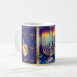 Lycklig Hanukkah judisk Helgdag vacker Kaffemugg<br><div class="desc">Lycklig Hanukkah Vackert judiskt Helgdag-kaffet Mugg & Kopp design. Den judiska Helgdag Hanukkah-bakgrunden med traditionella Chanukah-symboler - trädrömmar (spinnande topp),  nötter,  menorah,  ljus,  David-stjärnan och ljus-tapet,  dekorativa mönster för hem,  köks- och matlagning,  dricksprogram,  Mugg och Kopp. Hanukkah Festival Dekoration. Judaica. Jerusalem,  Israel.</div>