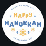 "Lycklig Hanukkah" Kärlek och Light Runt Klistermärke<br><div class="desc">Festive personlig Hanukkah-design.</div>