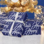 Lycklig Hanukkah-manus för marin blått och vitt el Presentpapper<br><div class="desc">Lycklig Hanukkah marinblått och vitt skript elegant mönster presenten Wrapping Papper. Vit manustypografi mönster på marin blå bakgrund färg.</div>