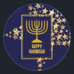 LYCKLIG HANUKKAH | Menorah | Guld Stars | NAVY BLU Runt Klistermärke<br><div class="desc">Snyggt Festive HANUKKAH-klistermärken med faux guld-stjärnor. HELGDAG BLESSINGS visas i subtil bakgrund mönster.</div>