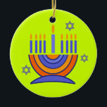 Lycklig Hanukkah. Menorah och Dreidels Julgransprydnad Keramik<br><div class="desc">Lycklig Hanukkah. Färgfulla Menorah och Dreidels utformar "Gift Ornaments". Matchningskort,  inbjudningar till partier och gåvor som finns tillgängliga i de judiska Helgdagarna/Hanukkah-kategorin i vår butik.</div>