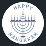 Lycklig Hanukkah Menorah Runt Klistermärke<br><div class="desc">Dessa söt klistermärken har en menorah och ord "Lycklig Hanukkah". Se motsvarande inbjudningar från part här: https://www.zazzle.com/hanukkah_party_funny_whole_latke_fun_invitation-256781977102628379</div>