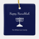 Lycklig Hanukkah Menorah Simple Blue White Julgransprydnad Keramik<br><div class="desc">Blått Helgdag i lycklig,  med en enkel vit menorah- och manustypografi. Med vit anpassade kan du lägga till egen information. Ett festligt tillägg till din helgdag-dekoration.</div>