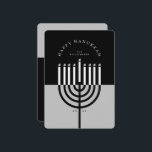 Lycklig Hanukkah Modern Menorah Candle Black & Grå Julkort<br><div class="desc">Lycklig Hanukkah, skicka ditt Hanukkah önskemål till din familj och dina vänner med vårt vackra och moderna helgdag-kort för anpassade. Vår design har vårt moderna menorakoljus. En modern svart- och grått färg-palett används. "Lycklig Hanukkah" är skrivet i ett modernt typsnitt och en båge runt menoraklyset. Anpassa med års- och familjenamnteckning....</div>