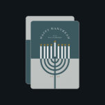 Lycklig Hanukkah Modern Menorah Candle Teal Blue Julkort<br><div class="desc">Lycklig Hanukkah, skicka ditt Hanukkah önskemål till din familj och dina vänner med vårt vackra och moderna helgdag-kort för anpassade. Vår design har vårt moderna menorakoljus. En modern tealblått och blå-grått färg palett används. "Lycklig Hanukkah" är skrivet i ett modernt typsnitt och en båge runt menoraklyset. Anpassa med års- och...</div>