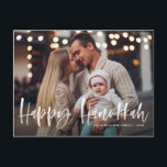 Lycklig Hanukkah-pensel Lettering overlay Photo Helg Vykort<br><div class="desc">Lycklig Hanukkah! Skicka helgdag önskemål och hälsning med det här roliga helgdag vykort. Den innehåller "Lycklig Hanukkah" i penselhandsbokstäver. Anpassa det här helgdag-kortet genom att lägga till ditt favoritfoto,  hälsning,  namn och annan information. Finns som ett platta kort,  ett vikt kort och ett vykort.</div>