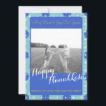 Lycklig Hanukkah Personlig Helgdag Photo Julkort<br><div class="desc">Sprid lite glädje över bran med det här vackra helgdag-fotokortet.  Anpassa den när du vill och lägg till ditt favoritfoto.  Ett roligt sätt att skicka kärlek till familj och vänner den här julhelgen.  Leta efter andra roligtar i hela Winter Önskemål-samlingen.</div>